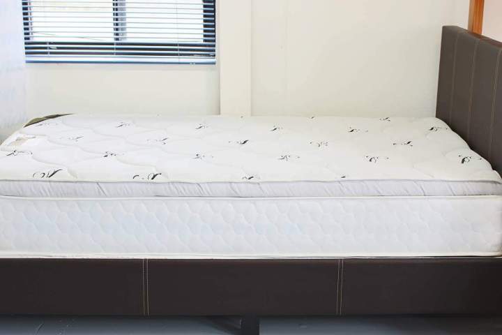 Matelas en latex Laval